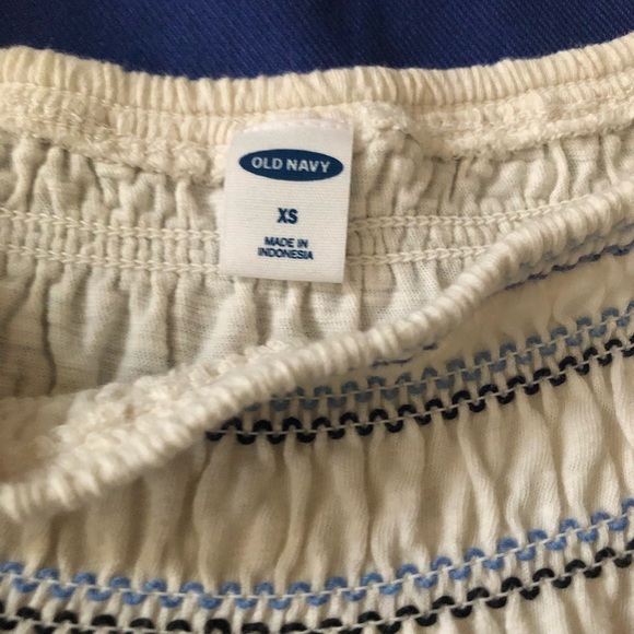Old navy top size XS - Picture 3 of 4